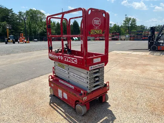 2019 MEC MICRO 19 Scissor Lift