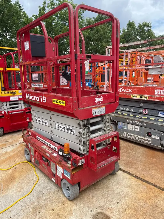 2019 MEC MICRO 19 Scissor Lift