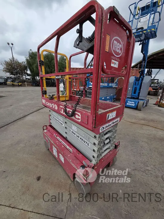 2018 MEC MICRO 19 Scissor Lift