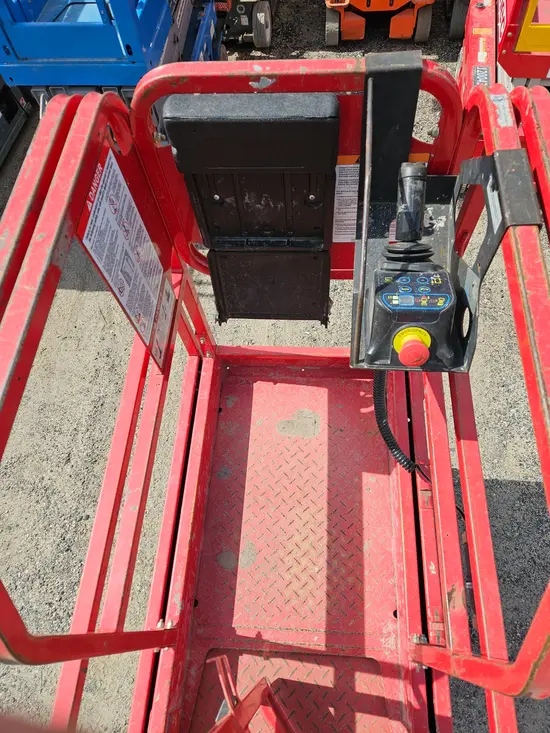 2019 MEC MICRO 19 Scissor Lift