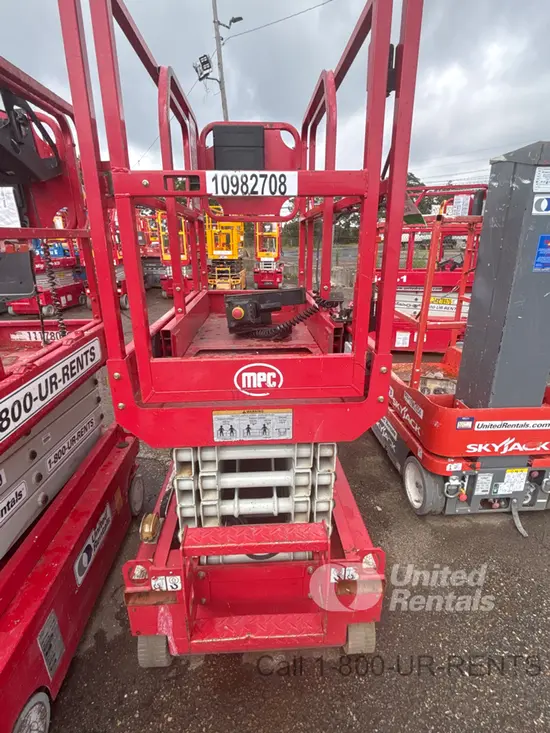 2019 MEC MICRO 19 Scissor Lift