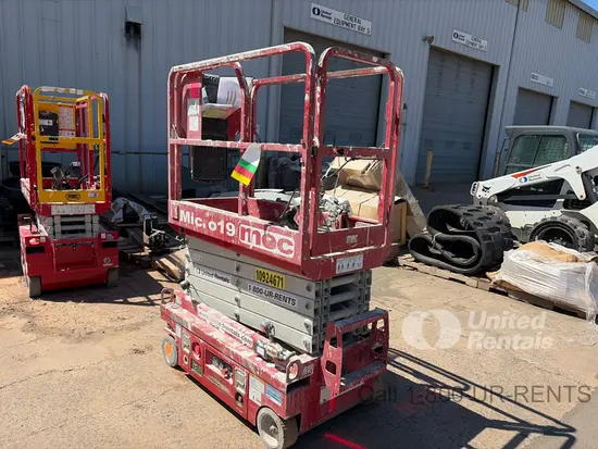 2019 MEC MICRO 19 Scissor Lift