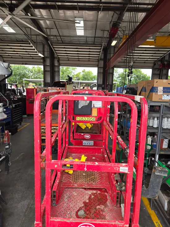 2018 MEC MICRO 19 Scissor Lift