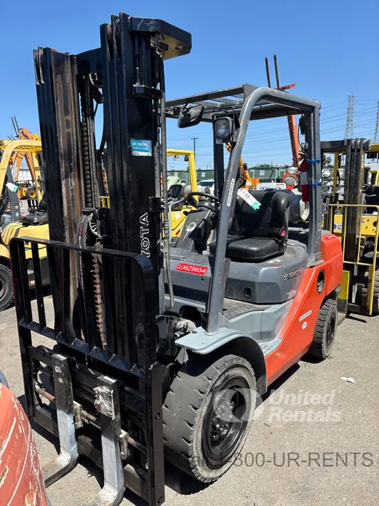 2017 Toyota 8FGU30 Warehouse Forklift