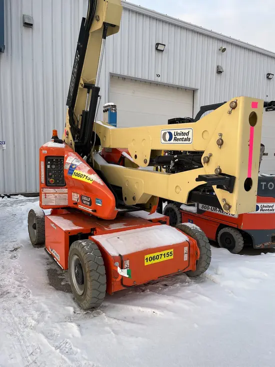 2017 JLG E400AJPN Articulating Boom Lift