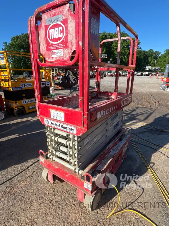 2019 MEC MICRO 19 Scissor Lift