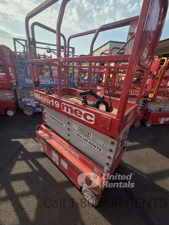 2019 MEC MICRO 19 Scissor Lift