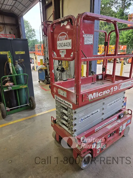 2019 MEC MICRO 19 Scissor Lift