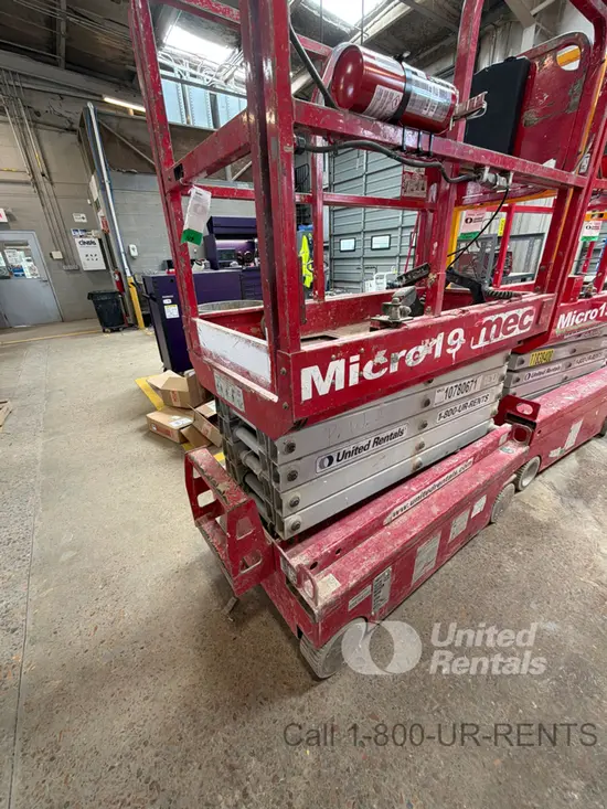 2018 MEC MICRO 19 Scissor Lift