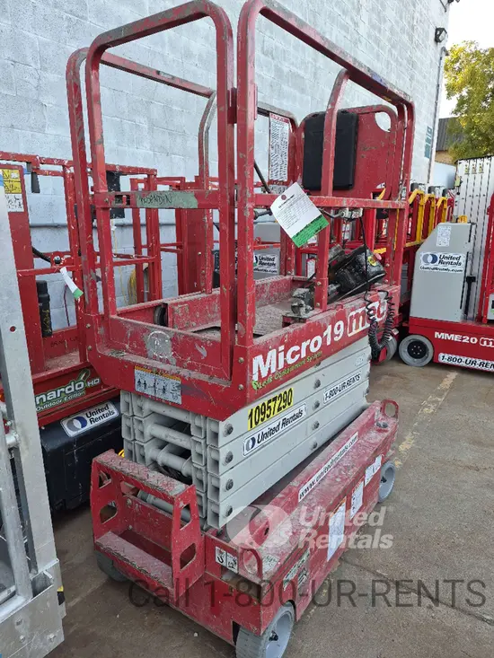 2019 MEC MICRO 19 Scissor Lift