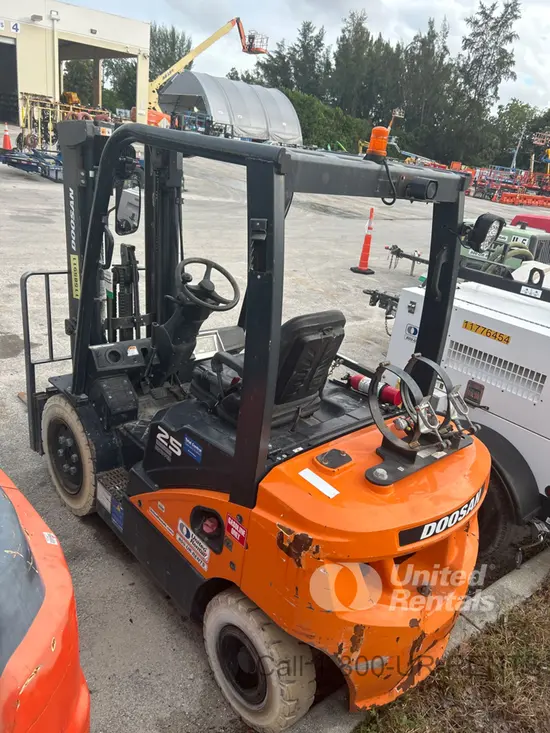 2022 Doosan G25E-7DF Warehouse Forklift