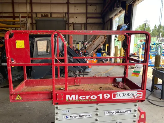 2019 MEC MICRO 19 Scissor Lift