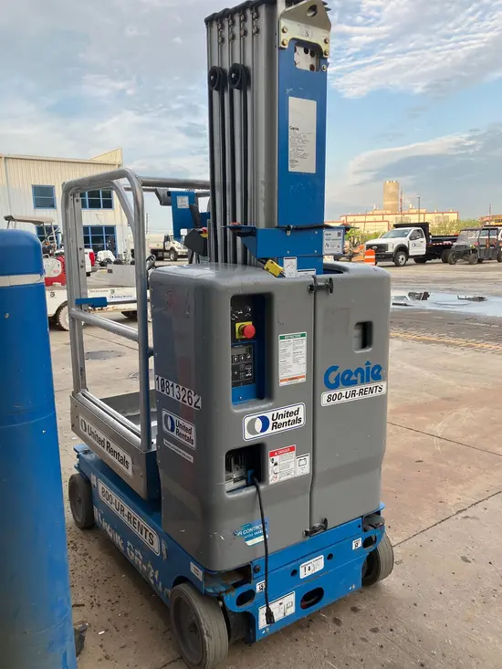 2018 Genie GR-20 Self-Propelled One-Person Lift