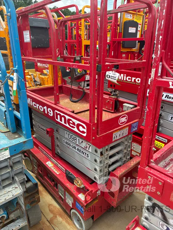 2019 MEC MICRO 19 Scissor Lift