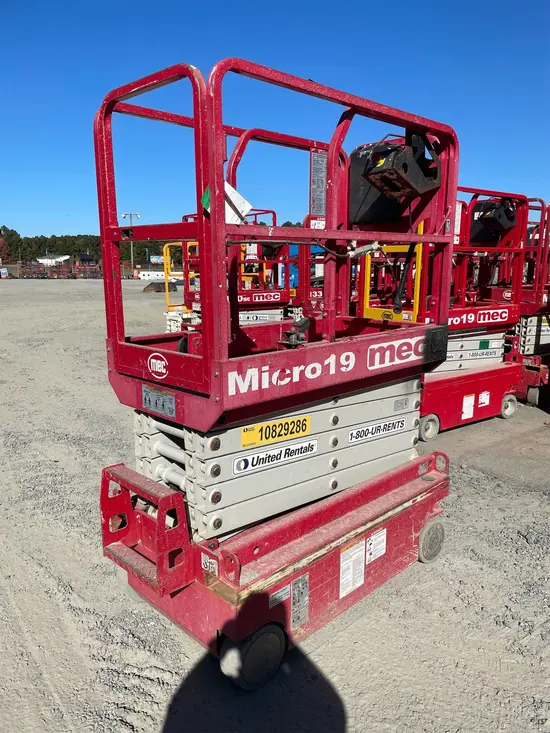 2018 MEC MICRO 19 Scissor Lift