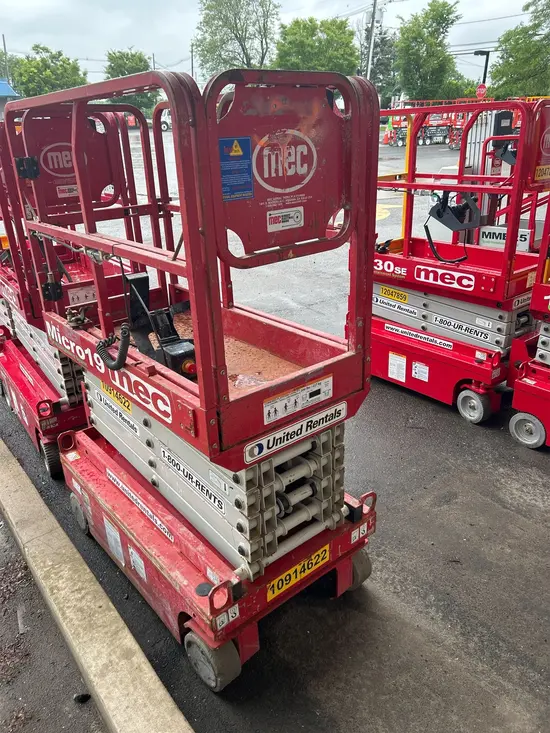 2019 MEC MICRO 19 Scissor Lift