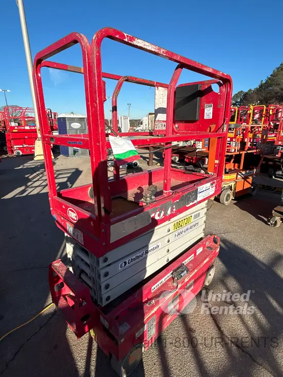 2018 MEC MICRO 19 Scissor Lift