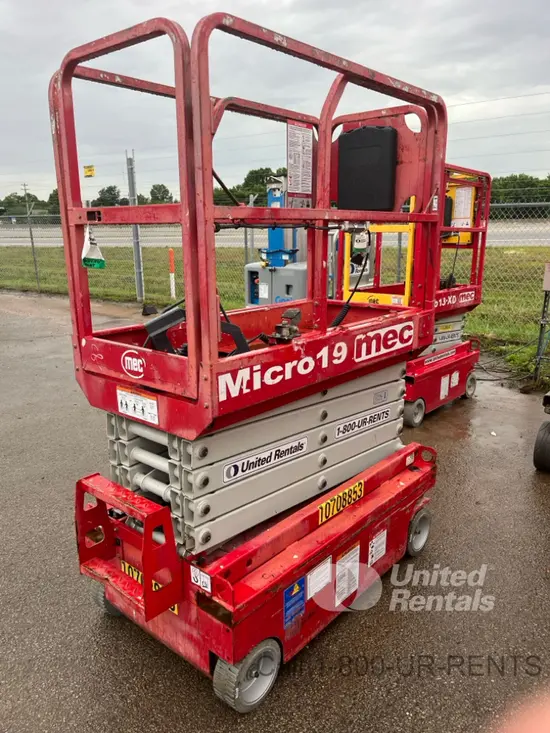 2018 MEC MICRO 19 Scissor Lift