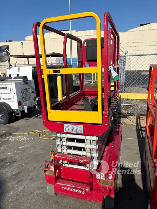 2018 MEC MICRO 19 Scissor Lift