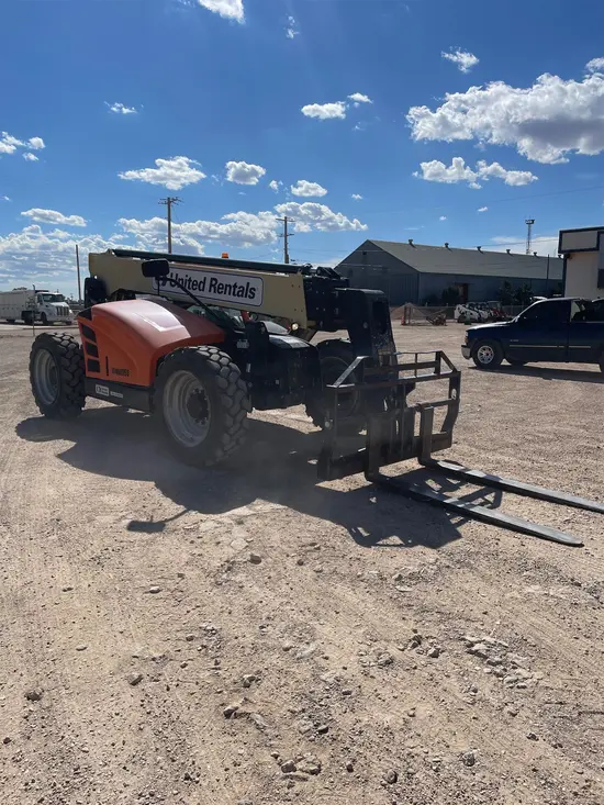 2016 JLG 642 Forklift