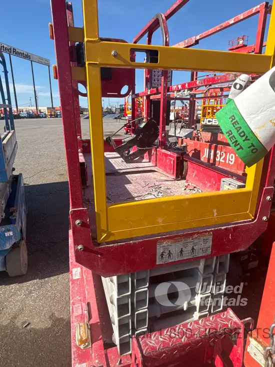 2018 MEC MICRO 19 Scissor Lift