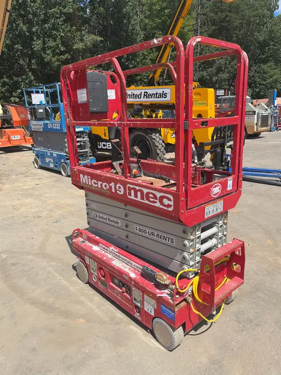 2019 MEC MICRO 19 Scissor Lift