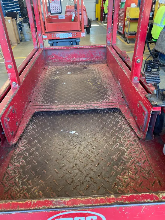 2018 MEC MICRO 19 Scissor Lift