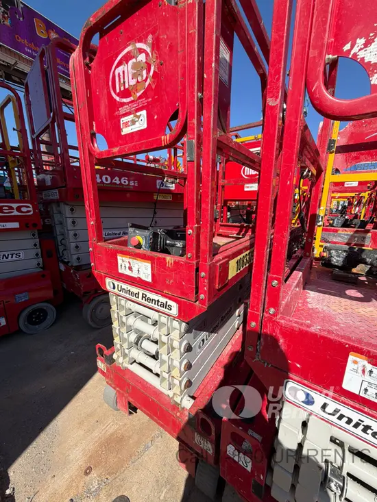 2018 MEC MICRO 19 Scissor Lift