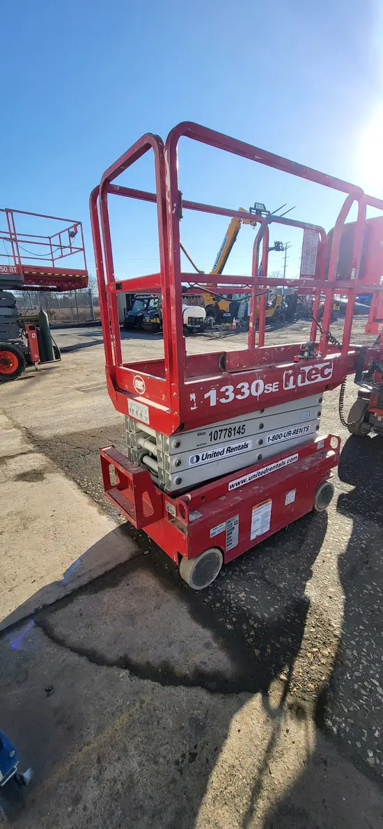 2018 MEC 1330SE Scissor Lift