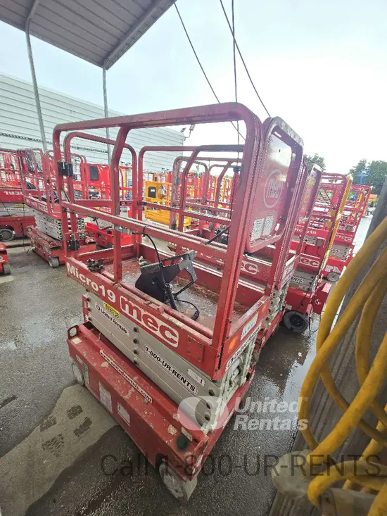 2020 MEC MICRO 19 Scissor Lift