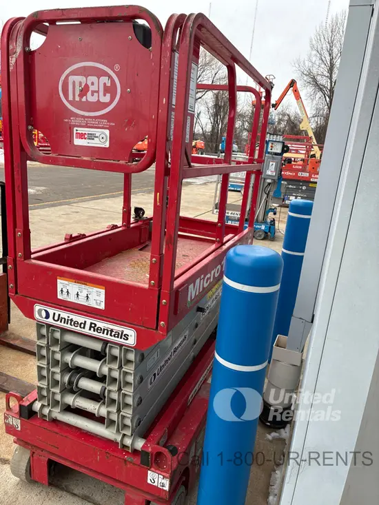 2019 MEC MICRO 19 Scissor Lift