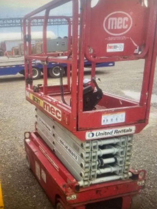 2018 MEC MICRO 19 Scissor Lift