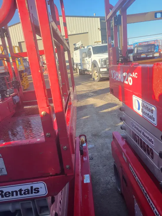 2018 MEC MICRO 19 Scissor Lift