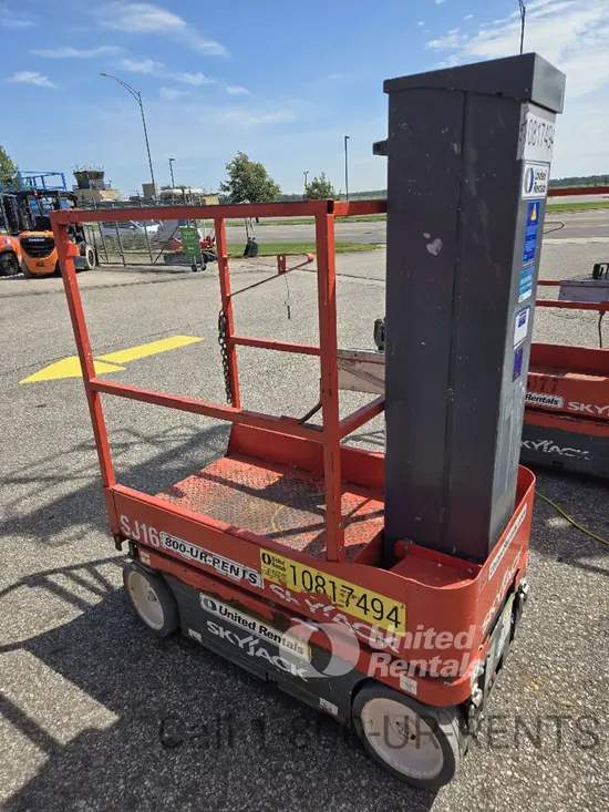 2018 Skyjack SJ16 Self-Propelled One-Person Lift