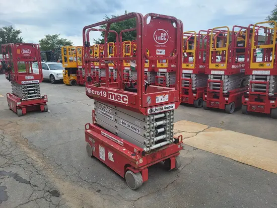 2019 MEC MICRO 19 Scissor Lift