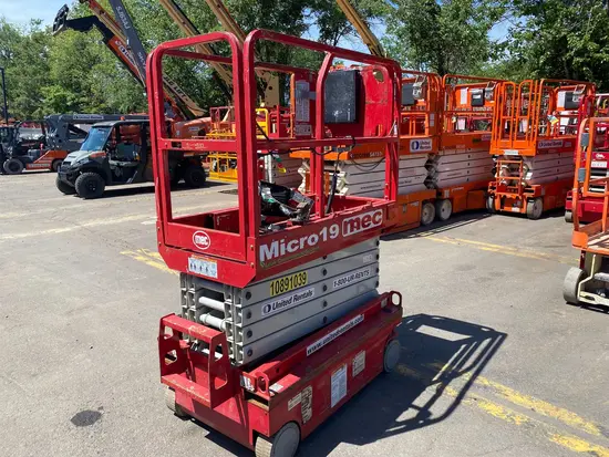 2019 MEC MICRO 19 Scissor Lift