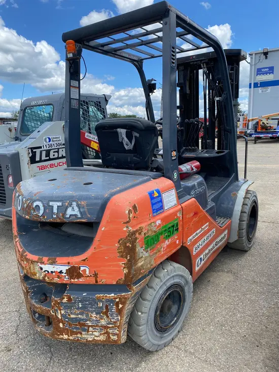 2019 Toyota 8FDU30 Warehouse Forklift