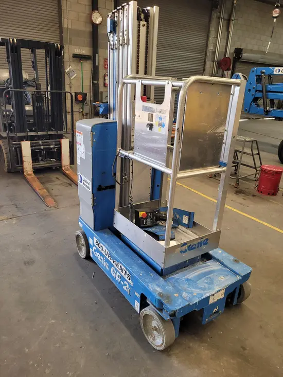 2018 Genie GR-20 Self-Propelled One-Person Lift