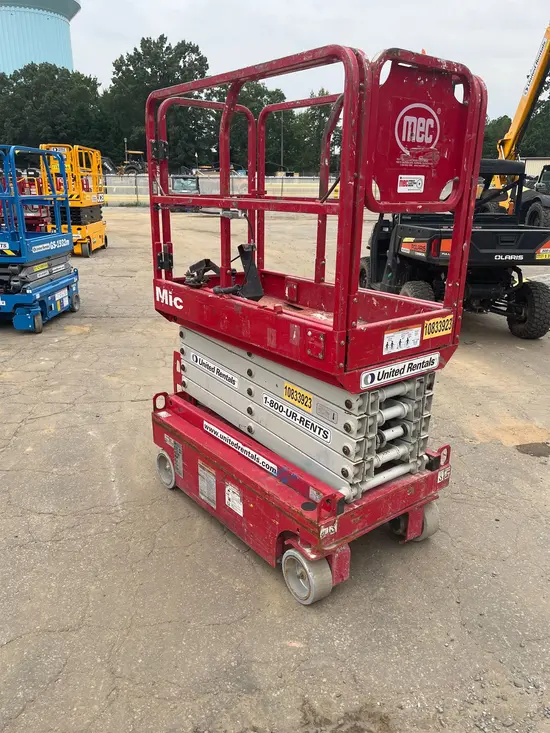 2018 MEC MICRO 19 Scissor Lift