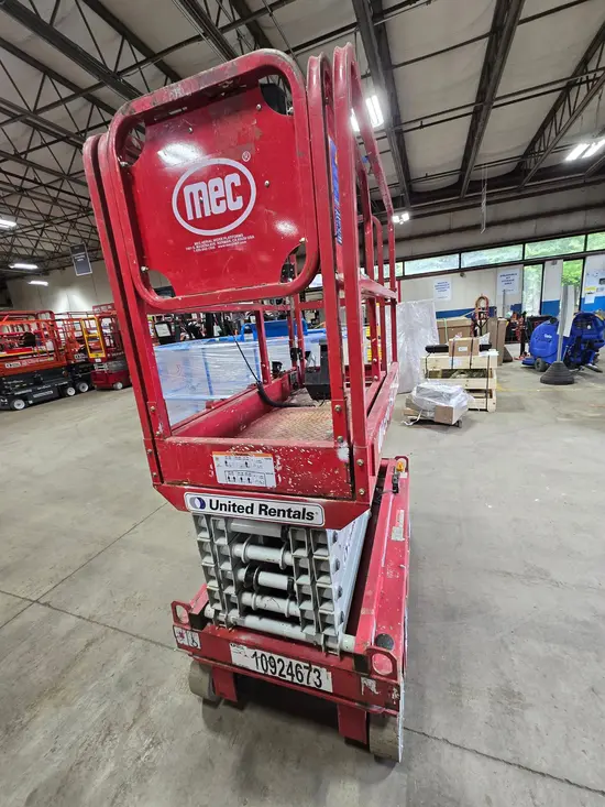 2019 MEC MICRO 19 Scissor Lift
