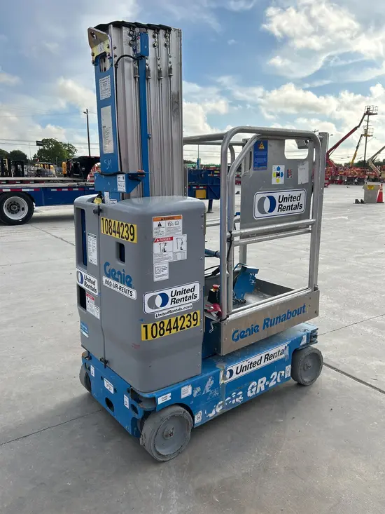 2018 Genie GR-20 Self-Propelled One-Person Lift