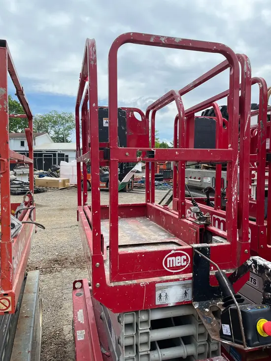 2018 MEC MICRO 19 Scissor Lift