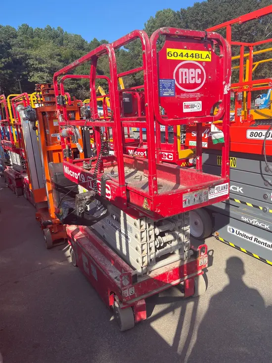 2018 MEC MICRO 19 Scissor Lift