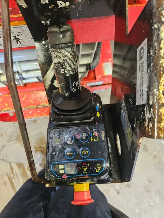 2019 MEC MICRO 19 Scissor Lift