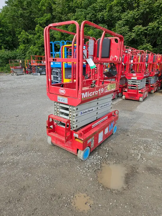 2019 MEC MICRO 19 Scissor Lift