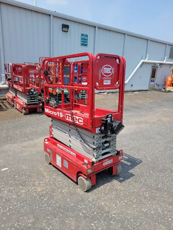 2018 MEC MICRO 19 Scissor Lift