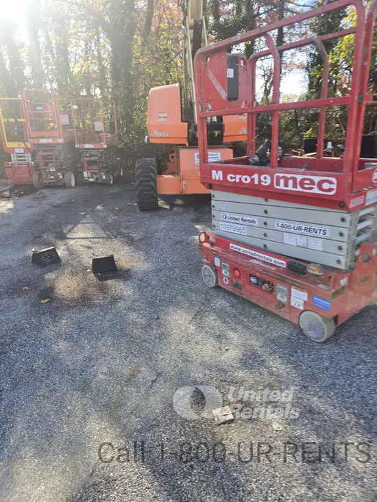 2019 MEC MICRO 19 Scissor Lift