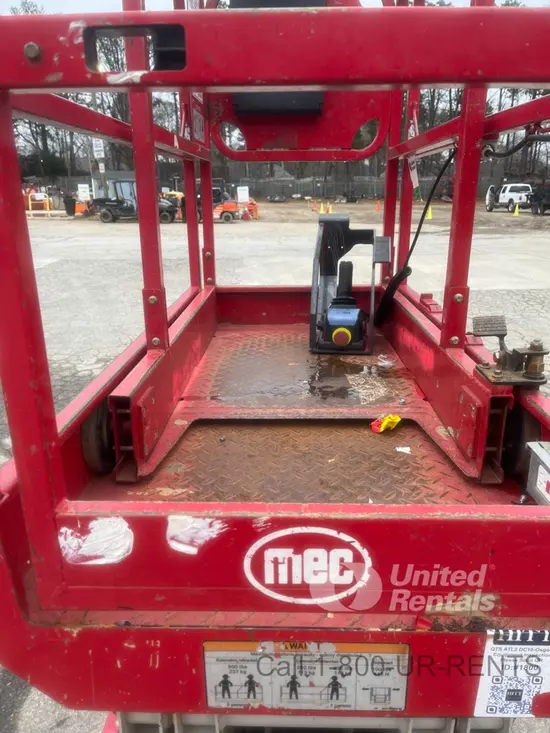 2018 MEC MICRO 19 Scissor Lift