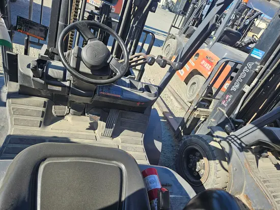 2019 Toyota 8FD35U Warehouse Forklift
