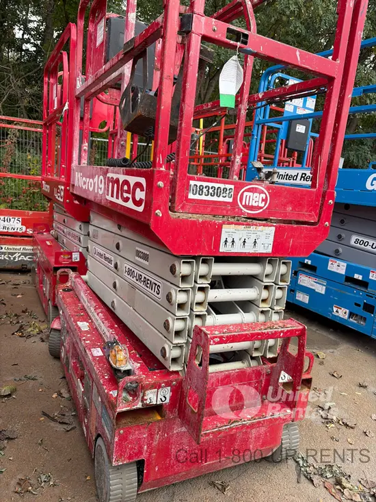 2018 MEC MICRO 19 Scissor Lift